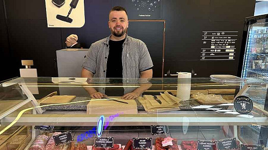 Špekáčkový král z Liberce. Příběh kluka, který vsadil na poctivé řemeslo a chuť, k níž se lidé vracejí
